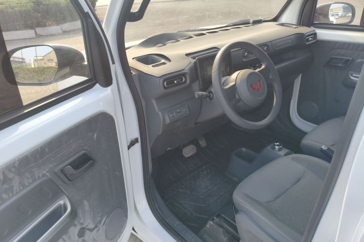 Used Wuling Zhiguang New Energy 2025 Standard Model Driver Seat