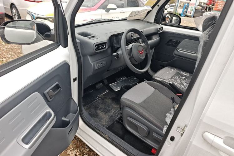 Used Wuling Zhiguang New Energy 2025 Model 305km Ambitious Edition Driver Seat