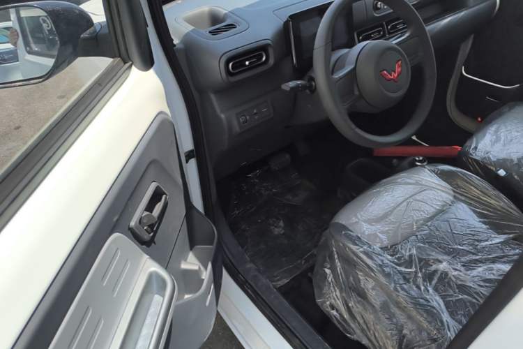 Used Wuling Zhiguang New Energy 2025 Model 305km Ambitious Edition Driver Seat