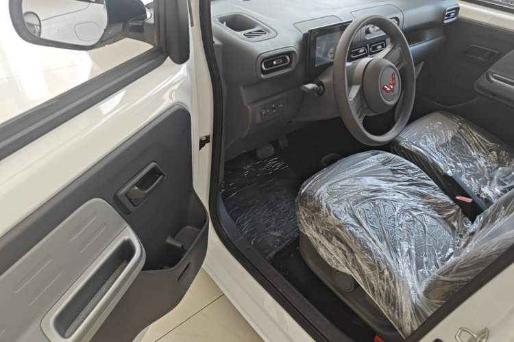 Used Wuling Zhiguang New Energy 2025 Model 305km Ambitious Edition Driver Seat