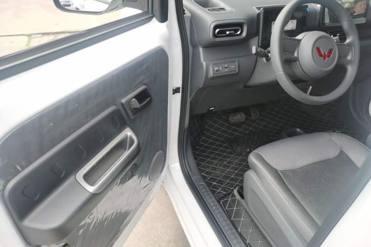 Used Wuling Zhiguang New Energy 2025 Standard Model Driver Seat
