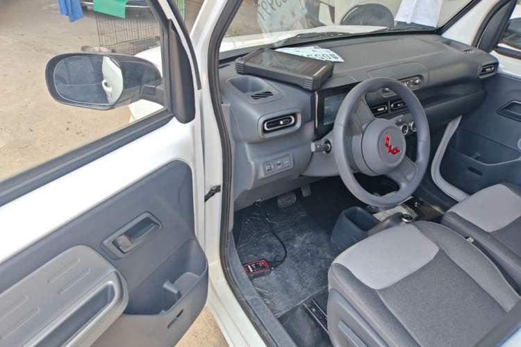 Used Wuling Zhiguang New Energy 2025 Model 305km Ambitious Edition Driver Seat