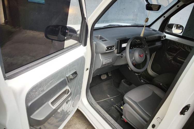 Used Wuling Zhiguang New Energy 2025 Standard Model Driver Seat