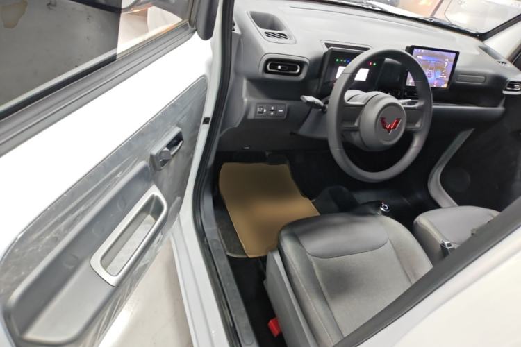 Used Wuling Zhiguang New Energy 2025 Standard Model Driver Seat