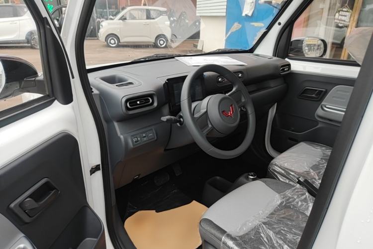 Used Wuling Zhiguang New Energy 2025 Model 305km Ambitious Edition Driver Seat