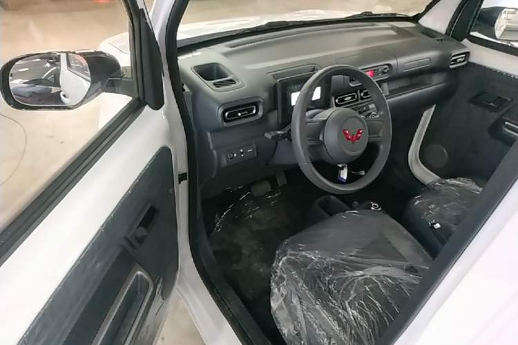 Used Wuling Zhiguang New Energy 2025 Standard Model Driver Seat