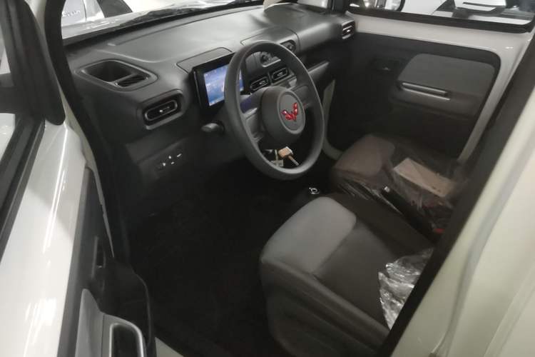 Used Wuling Zhiguang New Energy 2025 Model 305km Ambitious Edition Driver Seat