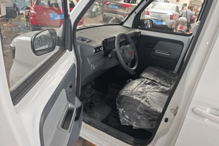 Used Wuling Zhiguang New Energy 2025 Model 305km Ambitious Edition Driver Seat