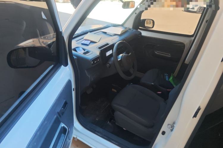 Used Wuling Zhiguang New Energy 2025 Standard Model Driver Seat