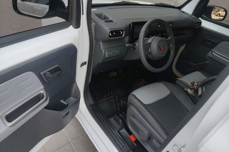 Used Wuling Zhiguang New Energy 2025 Model 305km Ambitious Edition Driver Seat