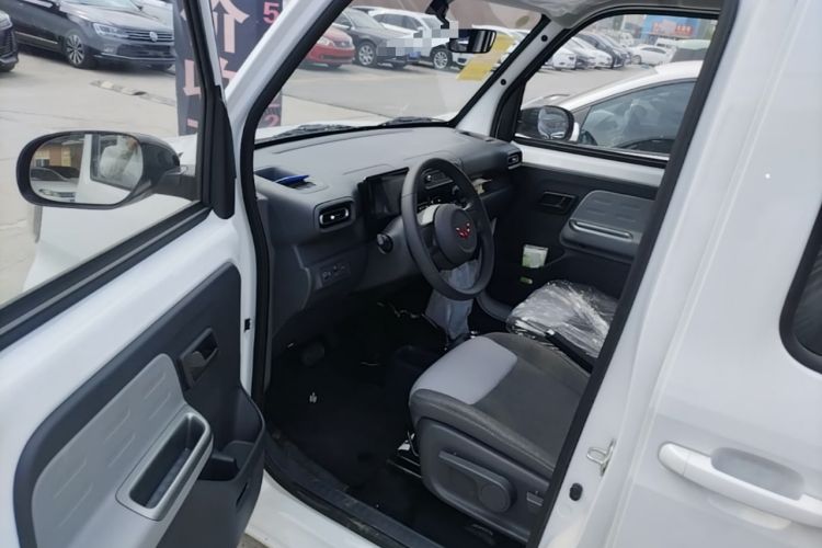 Used Wuling Zhiguang New Energy 2025 Model 305km Ambitious Edition Driver Seat