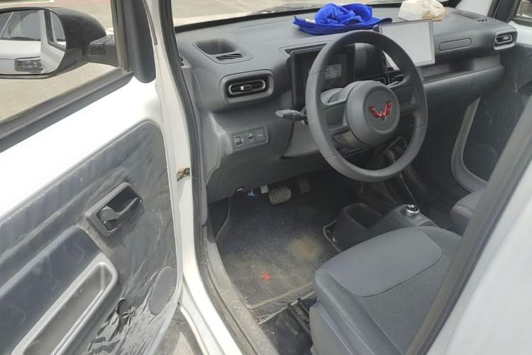 Used Wuling Zhiguang New Energy 2025 Standard Model Driver Seat