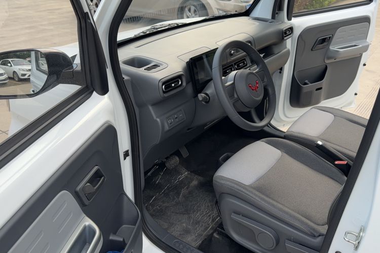 Used Wuling Zhiguang New Energy 2025 Model 305km Ambitious Edition Driver Seat