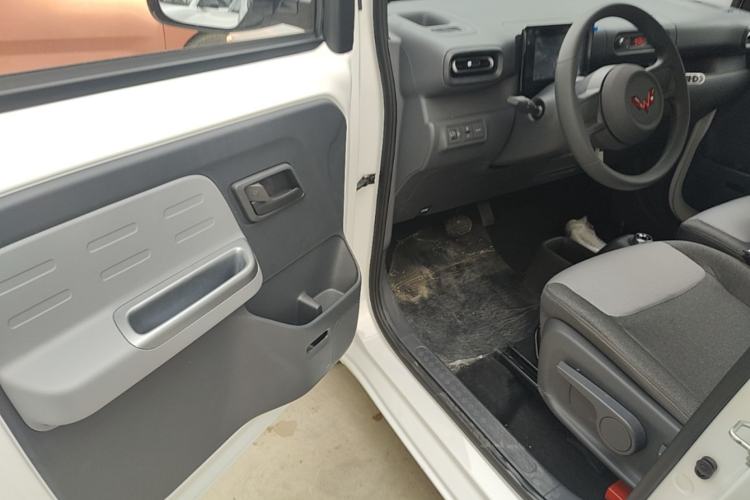 Used Wuling Zhiguang New Energy 2025 Model 305km Ambitious Edition Driver Seat