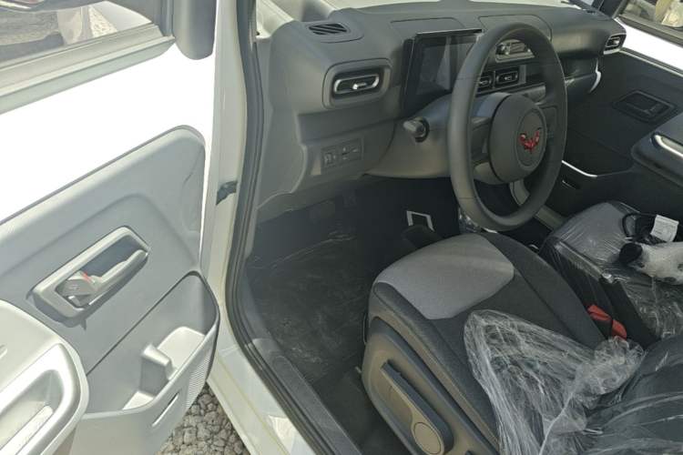 Used Wuling Zhiguang New Energy 2025 Model 305km Ambitious Edition Driver Seat