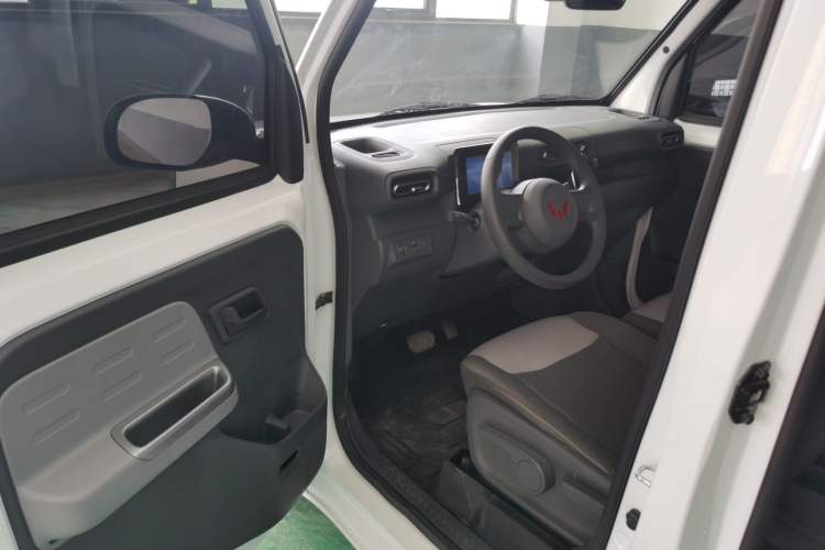Used Wuling Zhiguang New Energy 2025 Model 305km Ambitious Edition Driver Seat