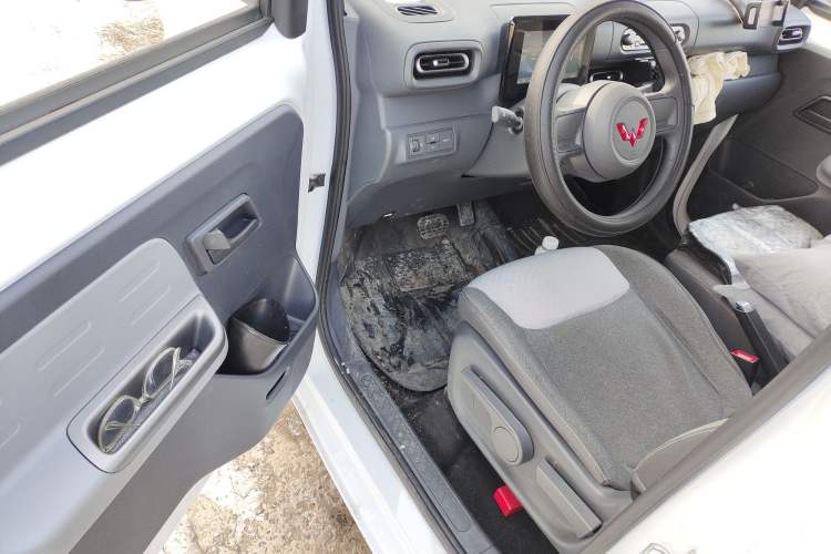 Used Wuling Zhiguang New Energy 2025 Model 305km Ambitious Edition Driver Seat