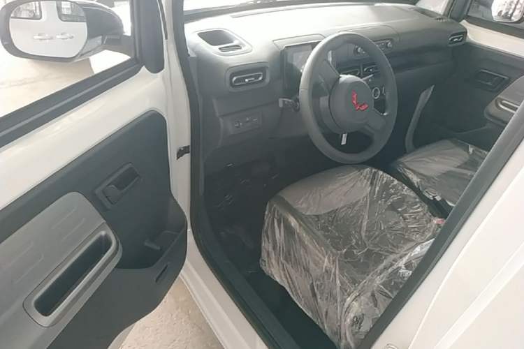 Used Wuling Zhiguang New Energy 2025 Model 305km Ambitious Edition Driver Seat