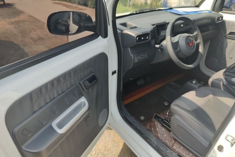 Used Wuling Zhiguang New Energy 2025 Standard Model Driver Seat