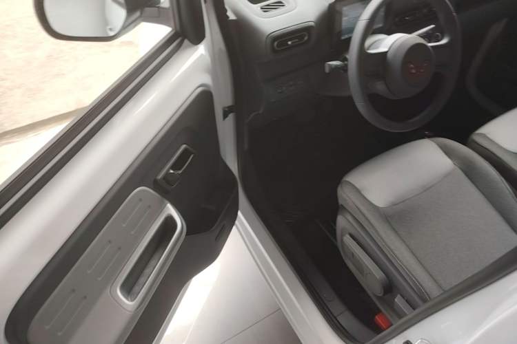 Used Wuling Zhiguang New Energy 2025 Model 305km Ambitious Edition Driver Seat