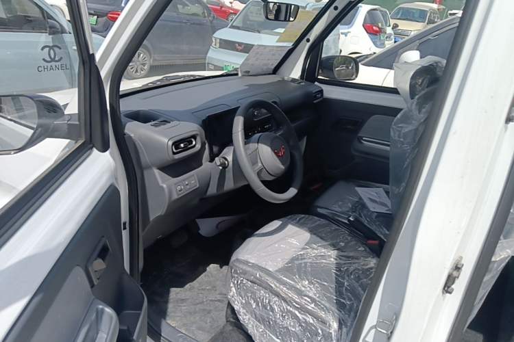 Used Wuling Zhiguang New Energy 2025 Model 305km Ambitious Edition Driver Seat