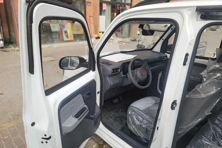 Used Wuling Zhiguang New Energy 2025 Model 305km Ambitious Edition Driver Seat