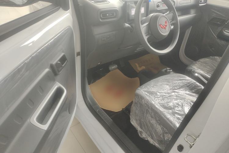 Used Wuling Zhiguang New Energy 2025 Standard Model Driver Seat