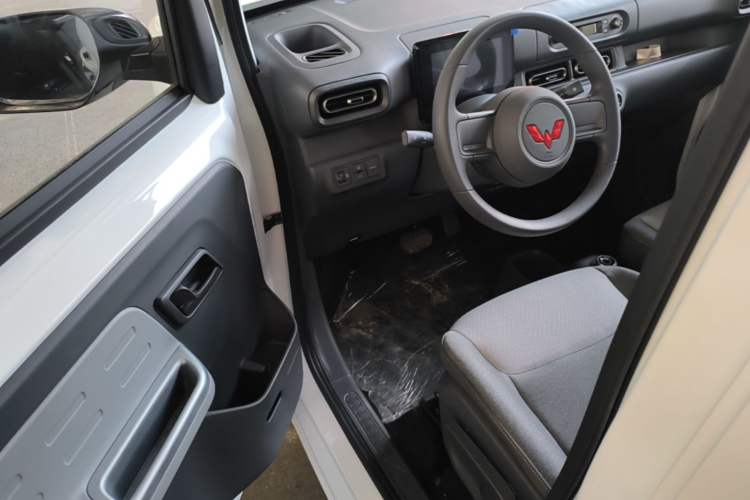 Used Wuling Zhiguang New Energy 2025 Model 305km Ambitious Edition Driver Seat