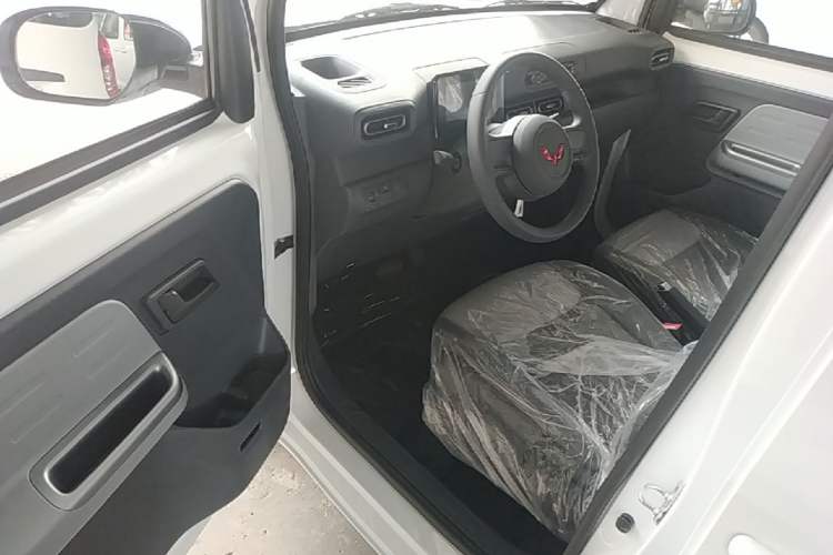 Used Wuling Zhiguang New Energy 2025 Model 305km Ambitious Edition Driver Seat