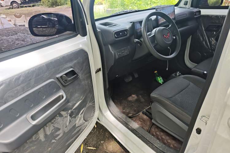 Used Wuling Zhiguang New Energy 2025 Standard Model Driver Seat