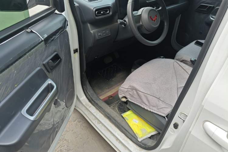Used Wuling Zhiguang New Energy 2025 Standard Model Driver Seat