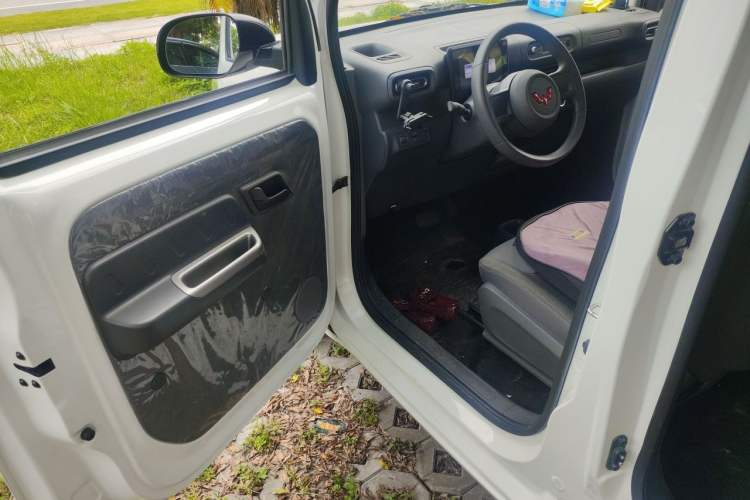 Used Wuling Zhiguang New Energy 2025 Standard Model Driver Seat