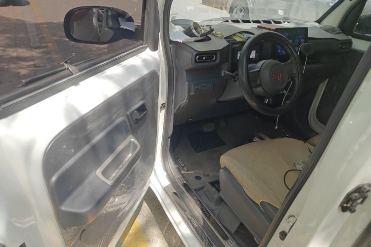 Used Wuling Zhiguang New Energy 2025 Standard Model Driver Seat