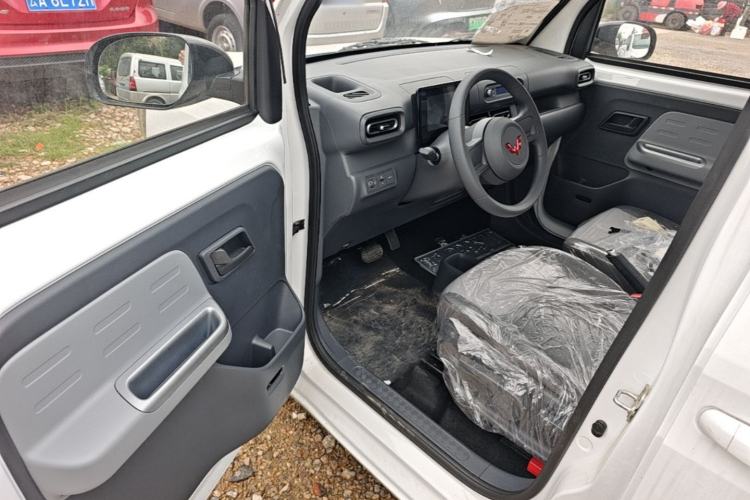 Used Wuling Zhiguang New Energy 2025 Model 305km Ambitious Edition Driver Seat