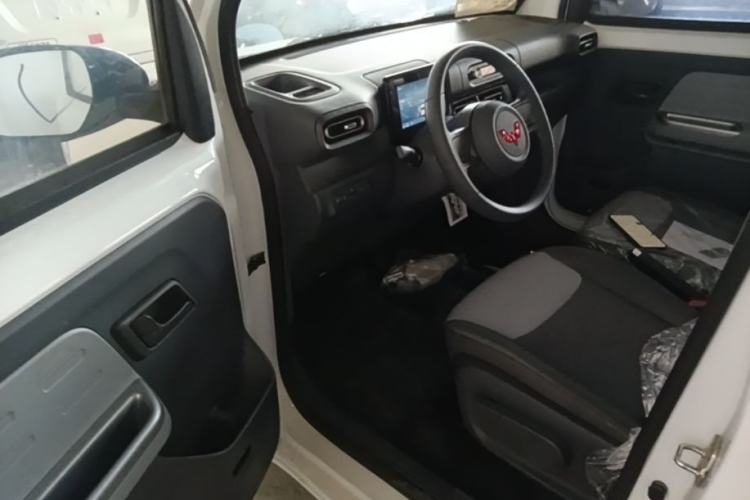 Used Wuling Zhiguang New Energy 2025 Model 305km Ambitious Edition Driver Seat