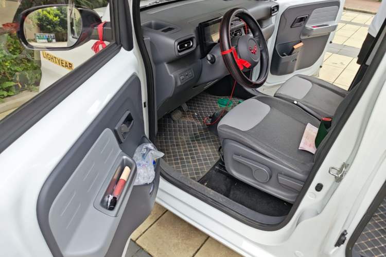 Used Wuling Zhiguang New Energy 2025 Model 305km Ambitious Edition Driver Seat