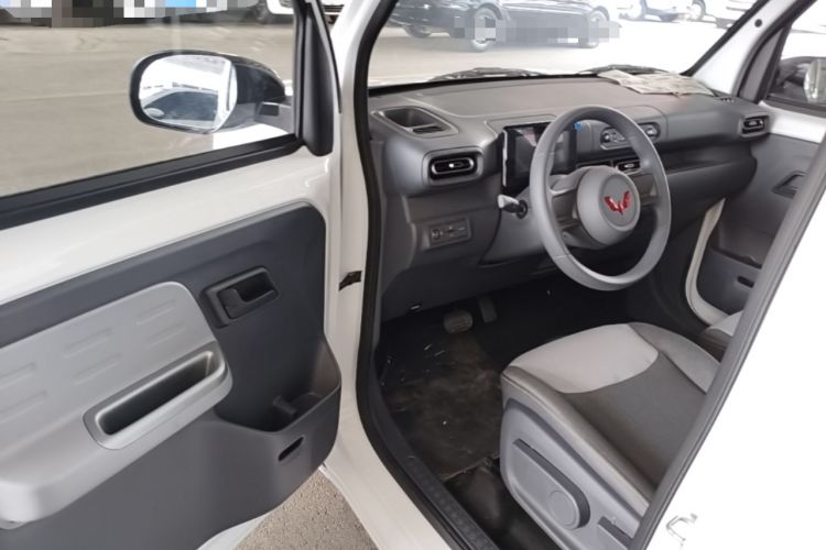 Used Wuling Zhiguang New Energy 2025 Model 305km Ambitious Edition Driver Seat