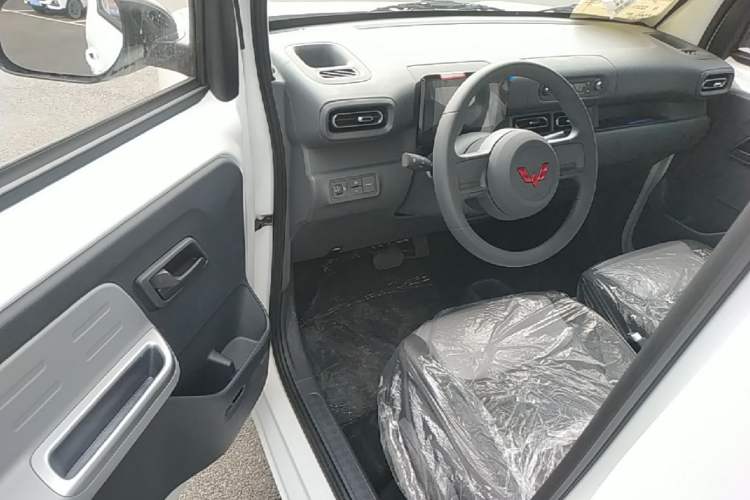 Used Wuling Zhiguang New Energy 2025 Model 305km Ambitious Edition Driver Seat