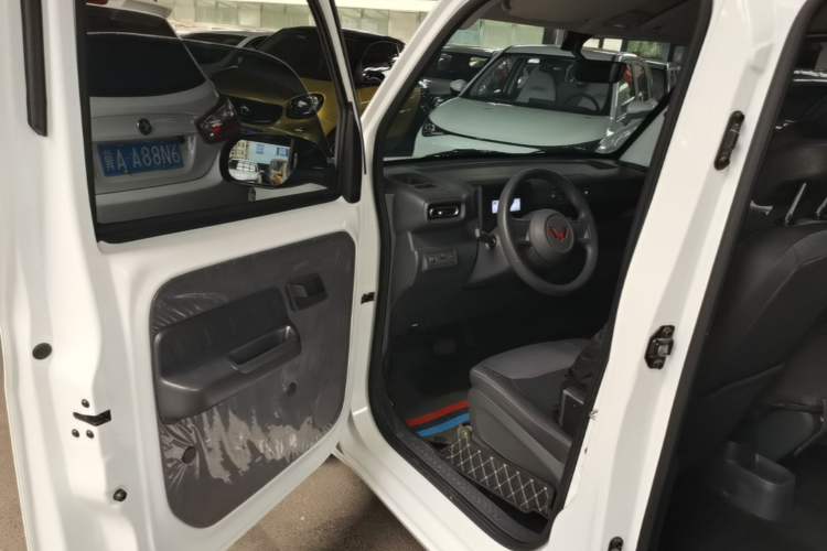Used Wuling Zhiguang New Energy 2025 Standard Model Driver Seat