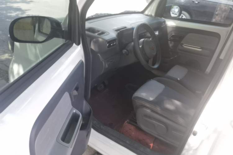 Used Wuling Zhiguang New Energy 2025 Model 305km Ambitious Edition Driver Seat