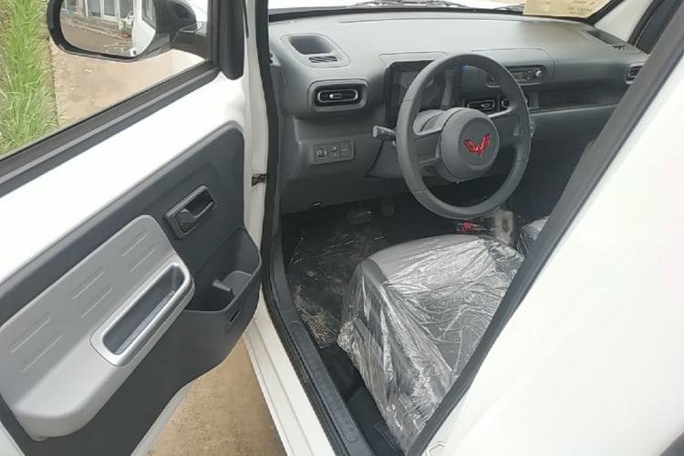 Used Wuling Zhiguang New Energy 2025 Model 305km Ambitious Edition Driver Seat