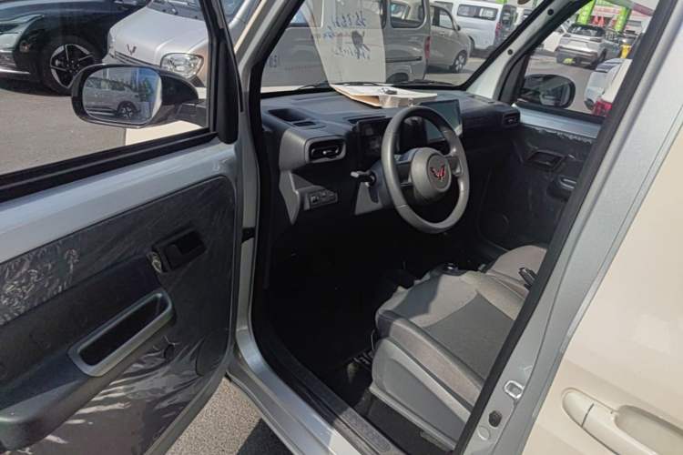 Used Wuling Zhiguang New Energy 2025 Comfort Model Driver Seat