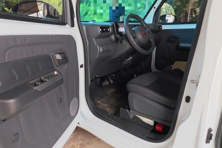 Used Wuling Zhiguang New Energy 2025 Standard Model Driver Seat
