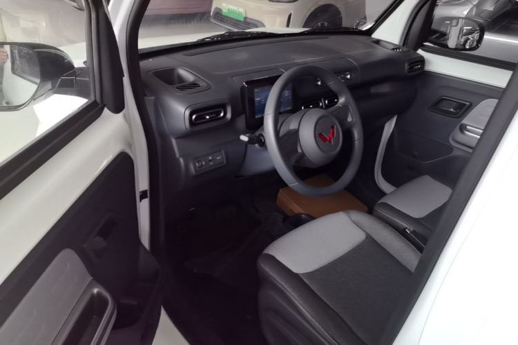 Used Wuling Zhiguang New Energy 2025 Model 305km Ambitious Edition Driver Seat