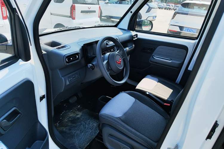 Used Wuling Zhiguang New Energy 2025 Model 305km Ambitious Edition Driver Seat