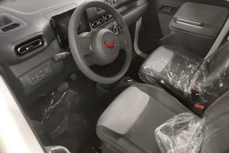 Used Wuling Zhiguang New Energy 2025 Model 305km Ambitious Edition Driver Seat