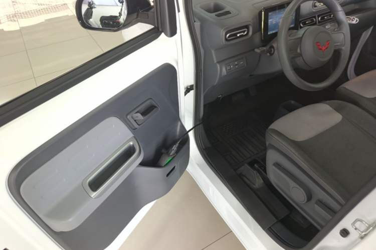 Used Wuling Zhiguang New Energy 2025 Model 305km Ambitious Edition Driver Seat