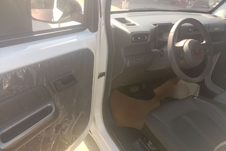 Used Wuling Zhiguang New Energy 2025 Standard Model Driver Seat