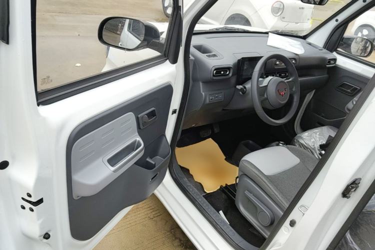 Used Wuling Zhiguang New Energy 2025 Model 305km Ambitious Edition Driver Seat