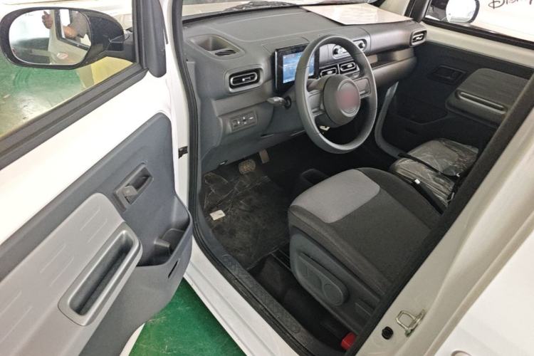 Used Wuling Zhiguang New Energy 2025 Model 305km Ambitious Edition Driver Seat